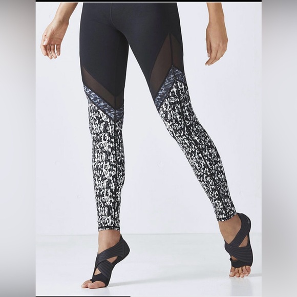 Fabletics Pants - Fabletics powerhold Black and White Women's Leggings